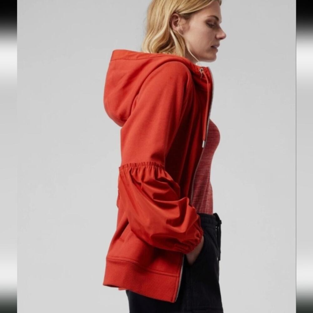 ATHLETA ON MY WAY TRIUMPH HOODIE IN CURRANT RED - Picture 3 of 8